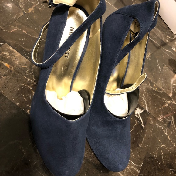 Navy blue Suede Ninewest pumps - Picture 1 of 5